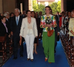 Su Alteza Real la Infanta Doña Elena a su llegada a la Iglesia Colegial del Divino Salvador